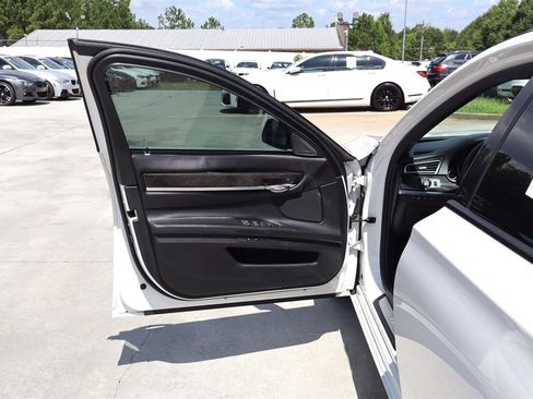 Used 2015 BMW 750i RWD image 38