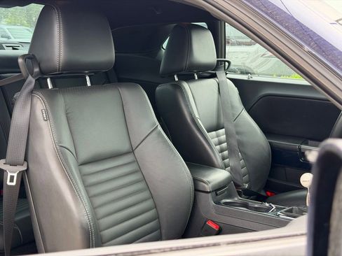 Used 2013 Dodge Challenger R/T Plus RWD image 33