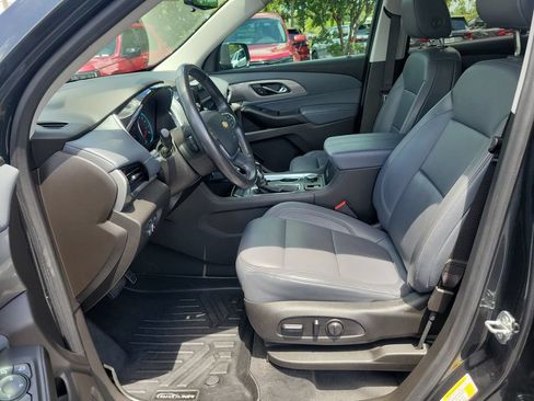 Used 2021 Chevrolet Traverse LT w/ LT Premium Package FWD image 18