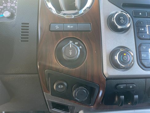 Used 2015 Ford F350 Lariat w/ Lariat Interior Package image 29