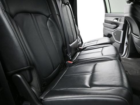 Used 2024 Jeep Wagoneer L Series II RWD image 9