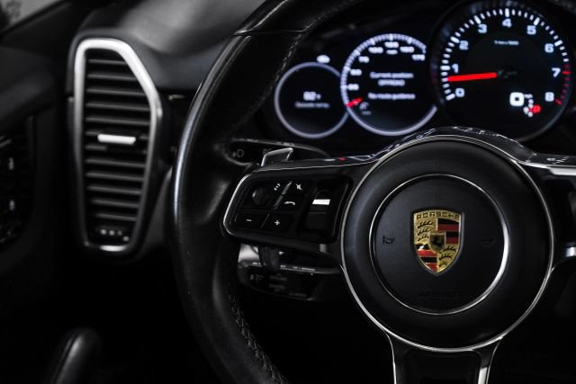 Used 2019 Porsche Cayenne AWD/4WD image 18