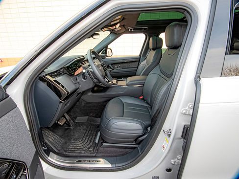 New 2025 Land Rover Range Rover Sport Dynamic SE image 34