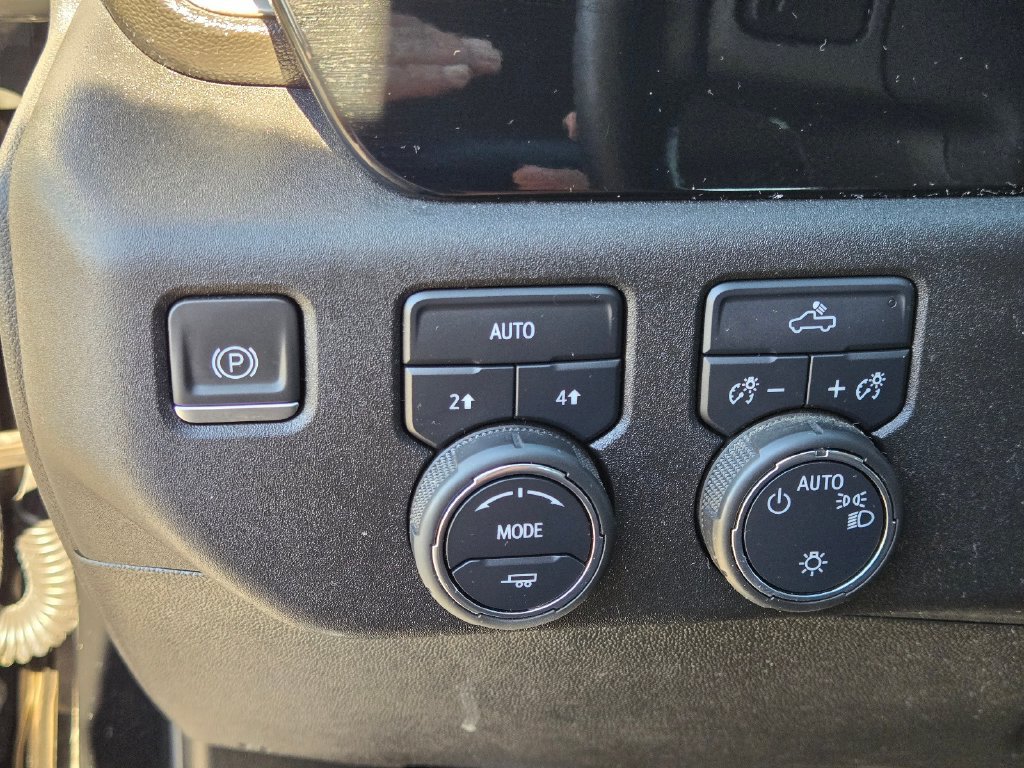 Used 2023 Chevrolet Silverado 1500 LT AWD/4WD image 23