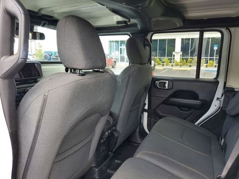 Used 2024 Jeep Wrangler Unlimited Sahara AWD/4WD image 10