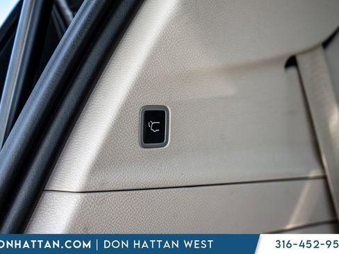 Used 2023 Chrysler Pacifica Touring-L FWD image 35
