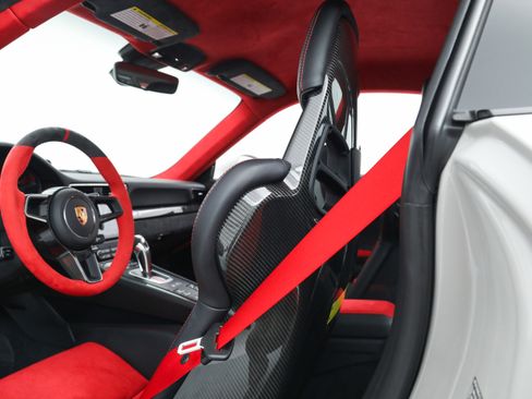 Used 2018 Porsche 911 GT2 RS RWD image 31