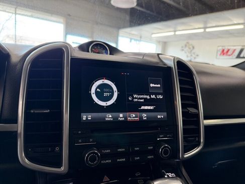 Used 2017 Porsche Cayenne S image 46