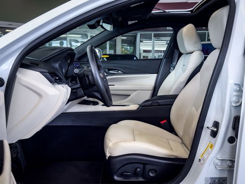 Used 2024 Cadillac CT4 Premium Luxury image 29