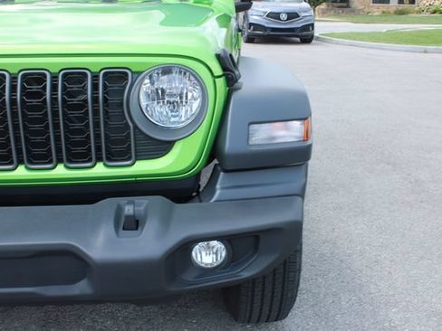 Used 2025 Jeep Wrangler Sport AWD/4WD image 32