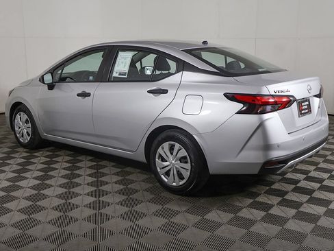 Used 2025 Nissan Versa S FWD image 10