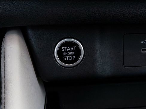 Used 2023 Nissan Rogue SL w/ SL Premium Package image 28