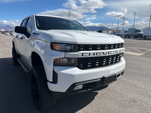 Used 2020 Chevrolet Silverado 1500 Custom image 3