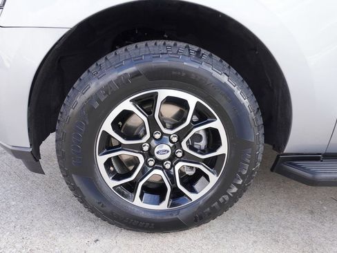 Used 2024 Ford Expedition XLT image 31