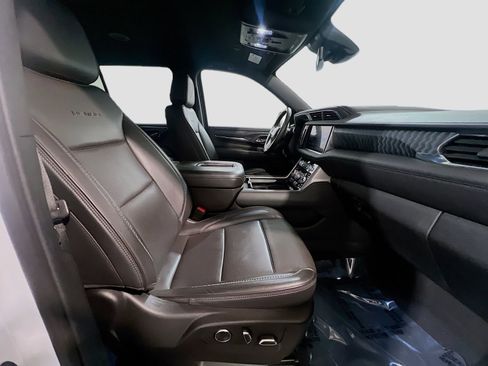 Used 2024 GMC Yukon Denali RWD image 22