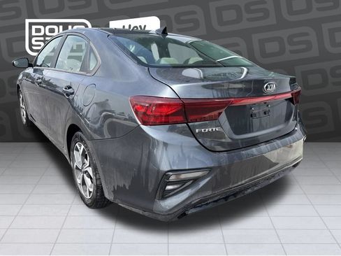 Used 2020 Kia Forte LXS FWD image 3