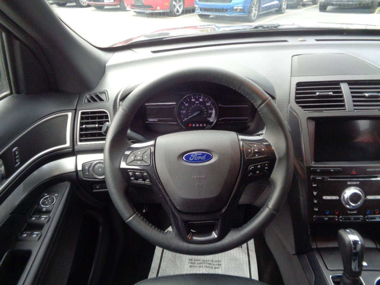 Used 2017 Ford Explorer XLT w/ Equipment Group 202A AWD/4WD image 30