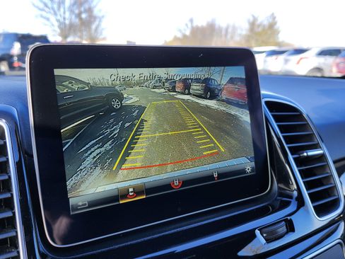 Used 2019 Mercedes-Benz GLE 400 4MATIC image 35