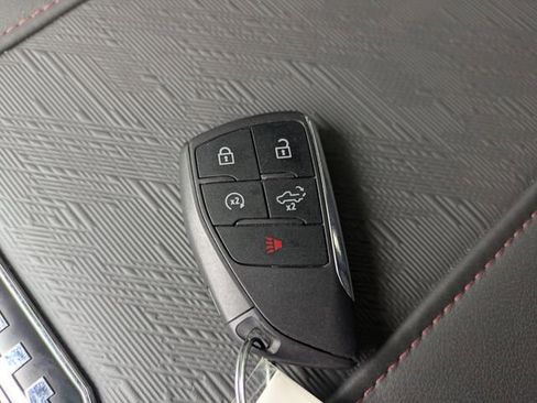 Used 2025 GMC Sierra 2500 AT4X image 34