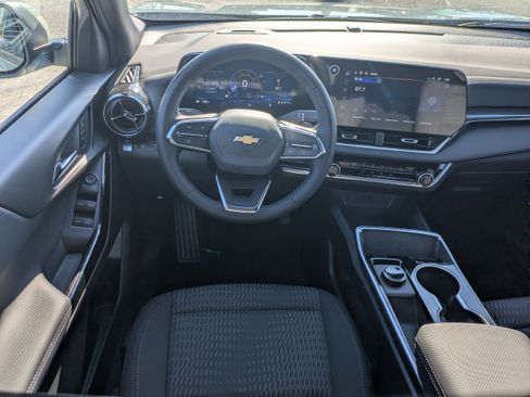 New 2026 Chevrolet Equinox LT w/ Safety and Technology Package image 16