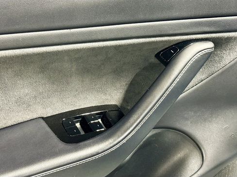 Used 2018 Tesla Model 3 Long Range image 25