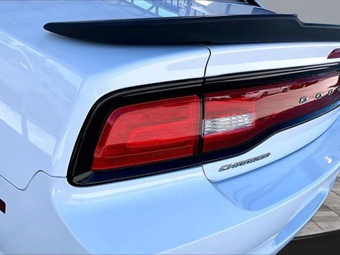 Used 2011 Dodge Charger SE RWD image 19