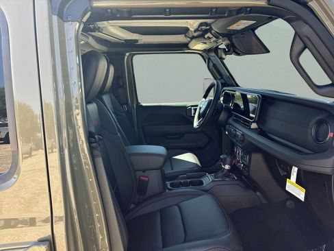 New 2026 Jeep Gladiator Rubicon AWD/4WD image 19
