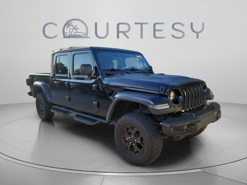 Used 2023 Jeep Gladiator Sport AWD/4WD image 4