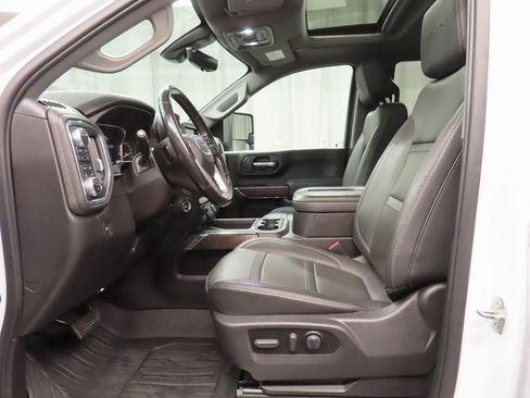 Used 2022 GMC Sierra 3500 Denali w/ Denali Ultimate Package image 9