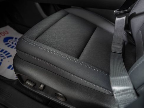 New 2026 Chevrolet Equinox LT w/ Convenience Package II image 33