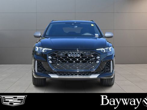 Used 2025 Audi RS Q8 performance image 2