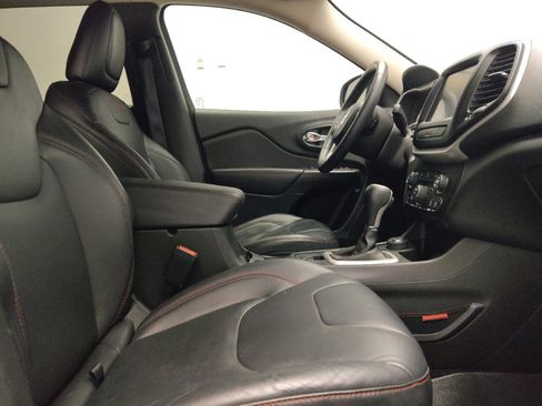 Used 2014 Jeep Cherokee Trailhawk w/ Leather Interior Group AWD/4WD image 21
