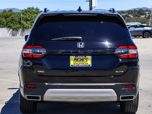 Used 2024 Honda Pilot Elite image 3