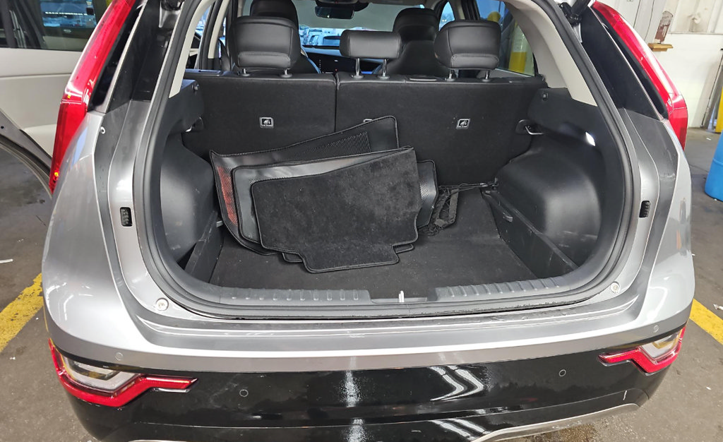 Certified 2024 Kia Niro Wave w/ Wave Preserve Package FWD image 17