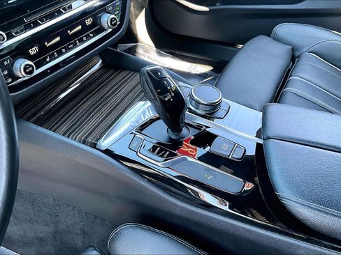 Used 2018 BMW 530i w/ Premium Package RWD image 16
