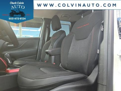 Used 2022 Jeep Renegade Trailhawk AWD/4WD image 9