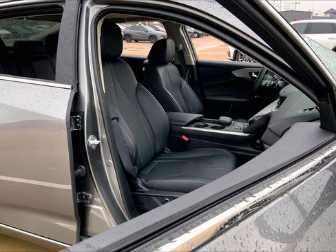 Certified 2025 Acura TLX w/ Technology Package image 8