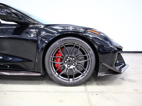 Used 2024 Chevrolet Corvette Z06 w/ Z07 Performance Package RWD image 50