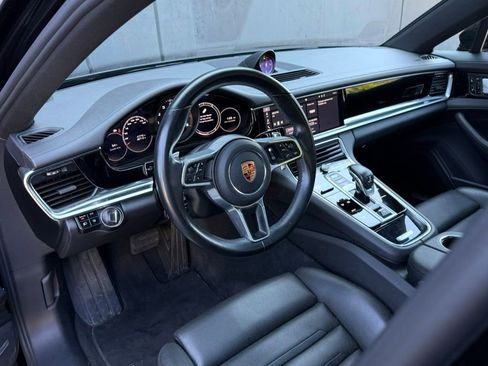 Certified 2018 Porsche Panamera 4 image 15