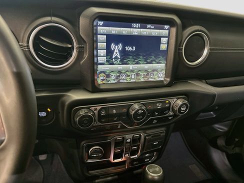 Used 2023 Jeep Wrangler Unlimited Sahara w/ Cold Weather Group AWD/4WD image 26