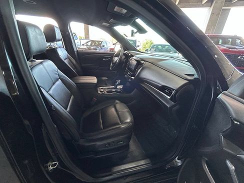 Used 2023 Chevrolet Traverse RS FWD image 57