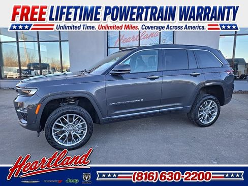 Used 2025 Jeep Grand Cherokee Summit AWD/4WD image 5