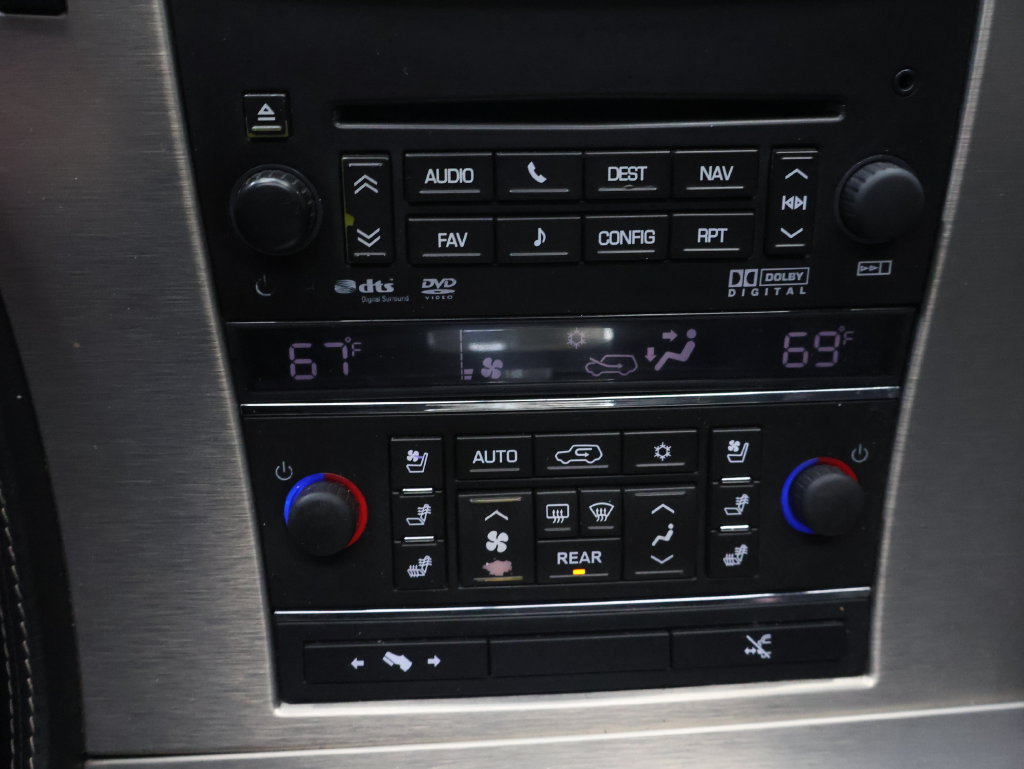 Used 2013 Cadillac Escalade ESV Platinum RWD image 27