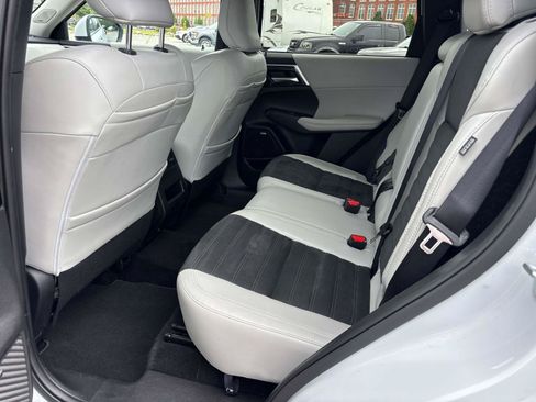 Used 2025 Mitsubishi Outlander SE AWD/4WD image 11