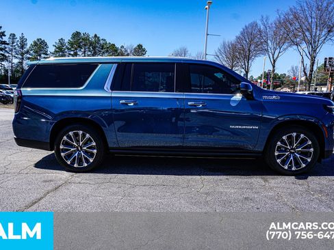 Used 2025 Chevrolet Suburban High Country AWD/4WD image 10