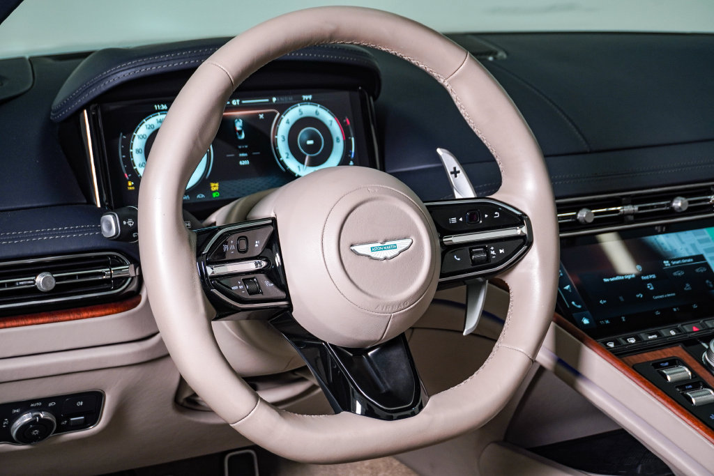 Used 2024 Aston Martin DB12 Convertible RWD image 27