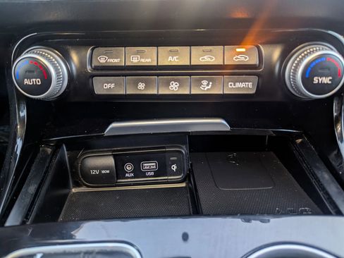 Used 2019 Kia Stinger Premium image 15