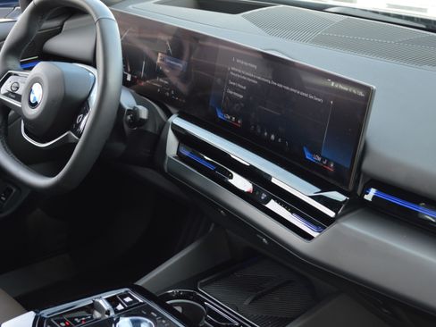 Used 2025 BMW 530i xDrive w/ Premium Package image 37