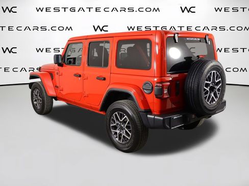 Used 2026 Jeep Wrangler Unlimited Sahara AWD/4WD image 13