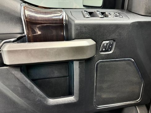 Used 2015 Ford F150 Platinum w/ Equipment Group 701A Luxury image 18